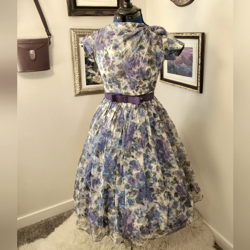Vintage Authentic 50s women's full skirt blue floral dress